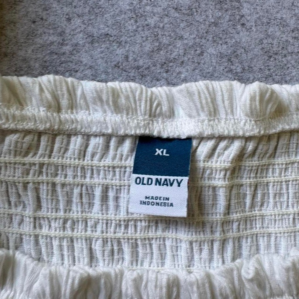 Old Navy White Puff Sleeve shirt Size XL - Picture 3 of 6